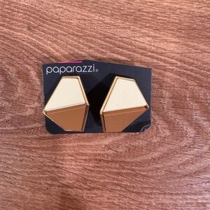 Paparazzi gold and cream dangle earrings​​​